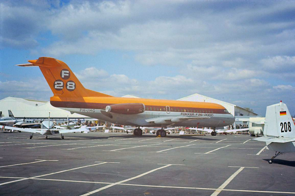 Fokker_F28-2000